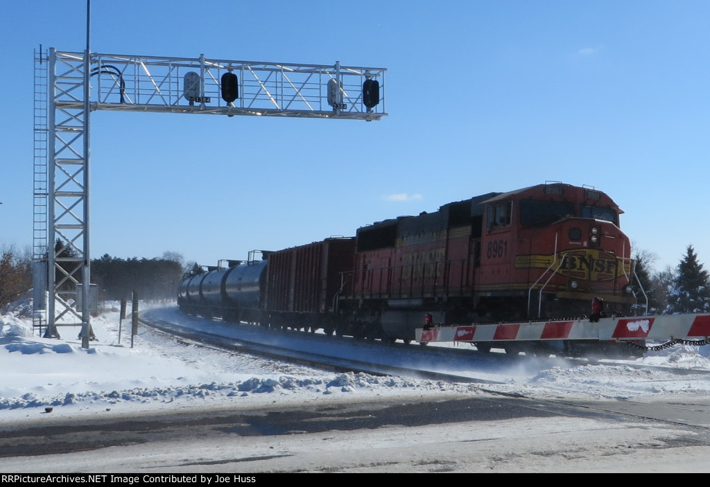 BNSF 8961 DPU